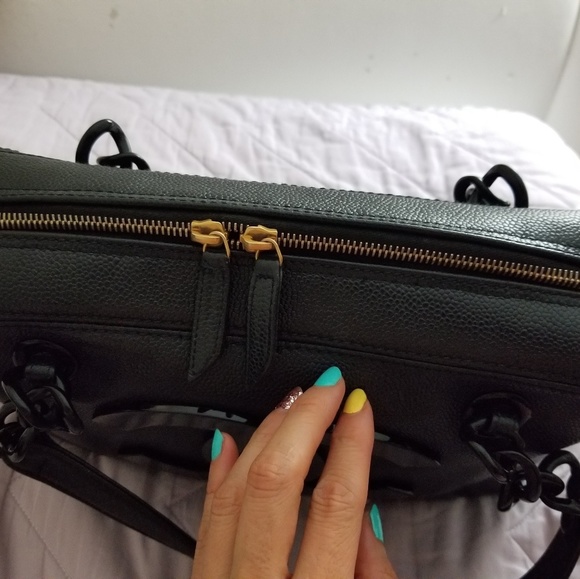 Chanel - Picture 4 of 8